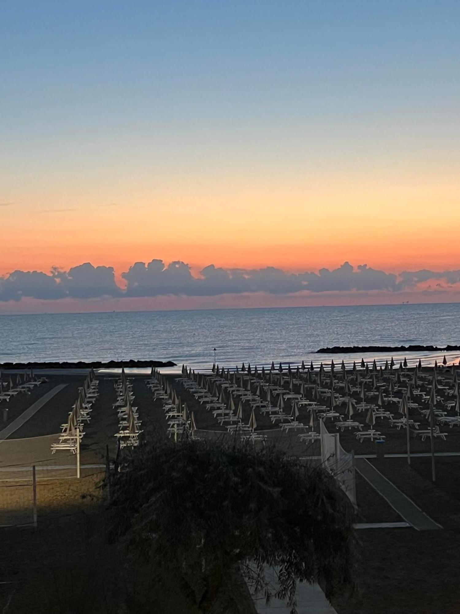 Hotel Cliff Rimini Exterior photo